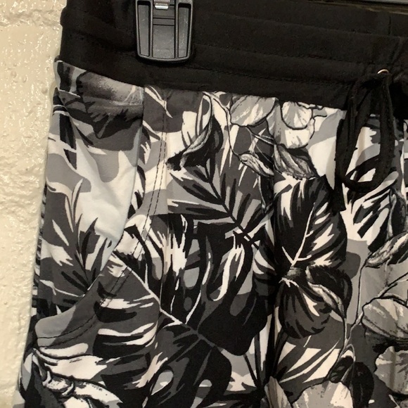 ❌SOLD❌  French Laundry - Picture 3 of 10